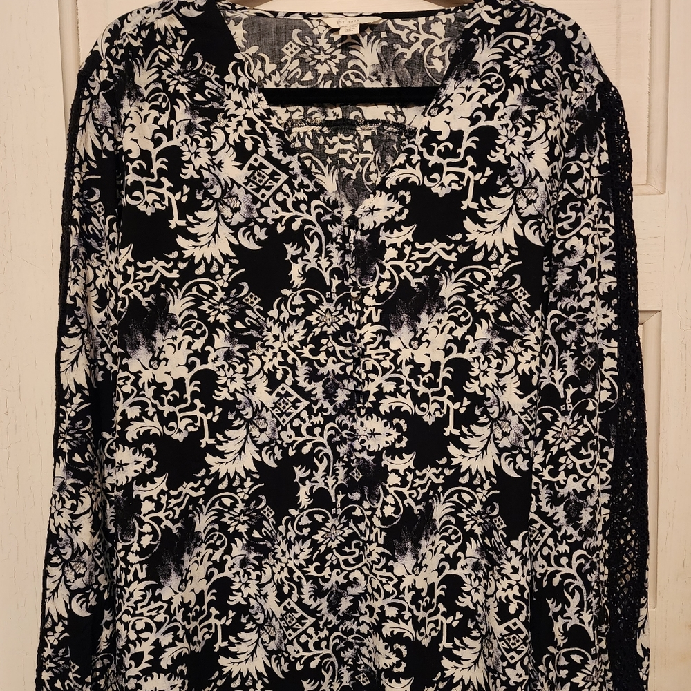 EST. 1946 blouse